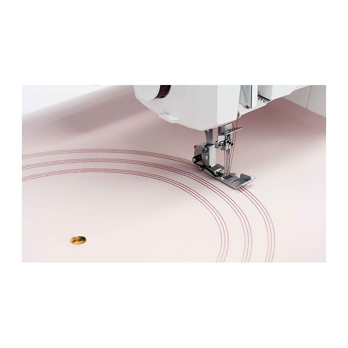 Husqvarna Viking Amber Air S600 Overlock with Cover & Cover...