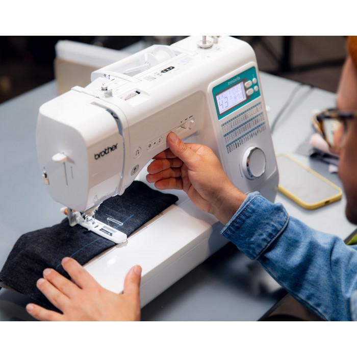 Innovis A65 Brother Electronic Sewing Machine + 15 Foot Kit...