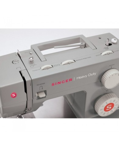 Singer Heavy Duty 4432 - Vista da sopra Singer Heavy Duty 4432 - Vista da sopra