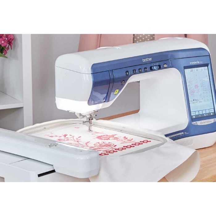 Sewing and embroidery machine Brother Innov-ís V5 - Limited Edition